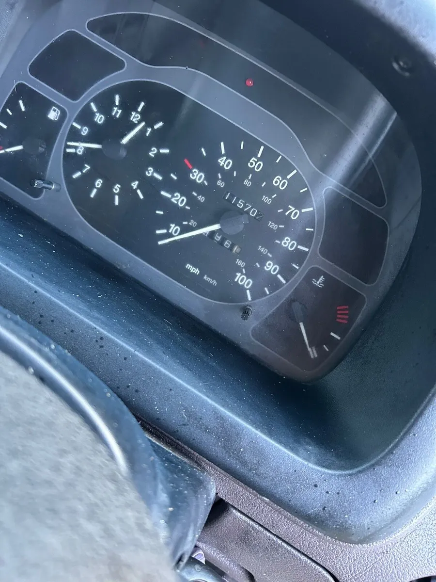 Horse lorry 2 box Tax & Test 115kms clean - Image 4