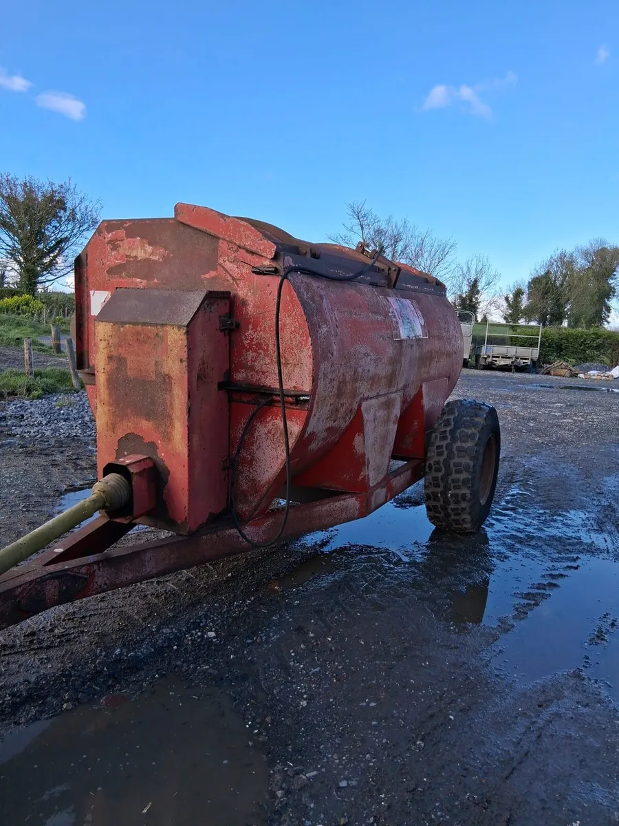 Dung spreader - Image 1