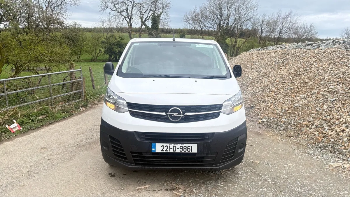 2022 Opel Virvaro LWB - Image 2