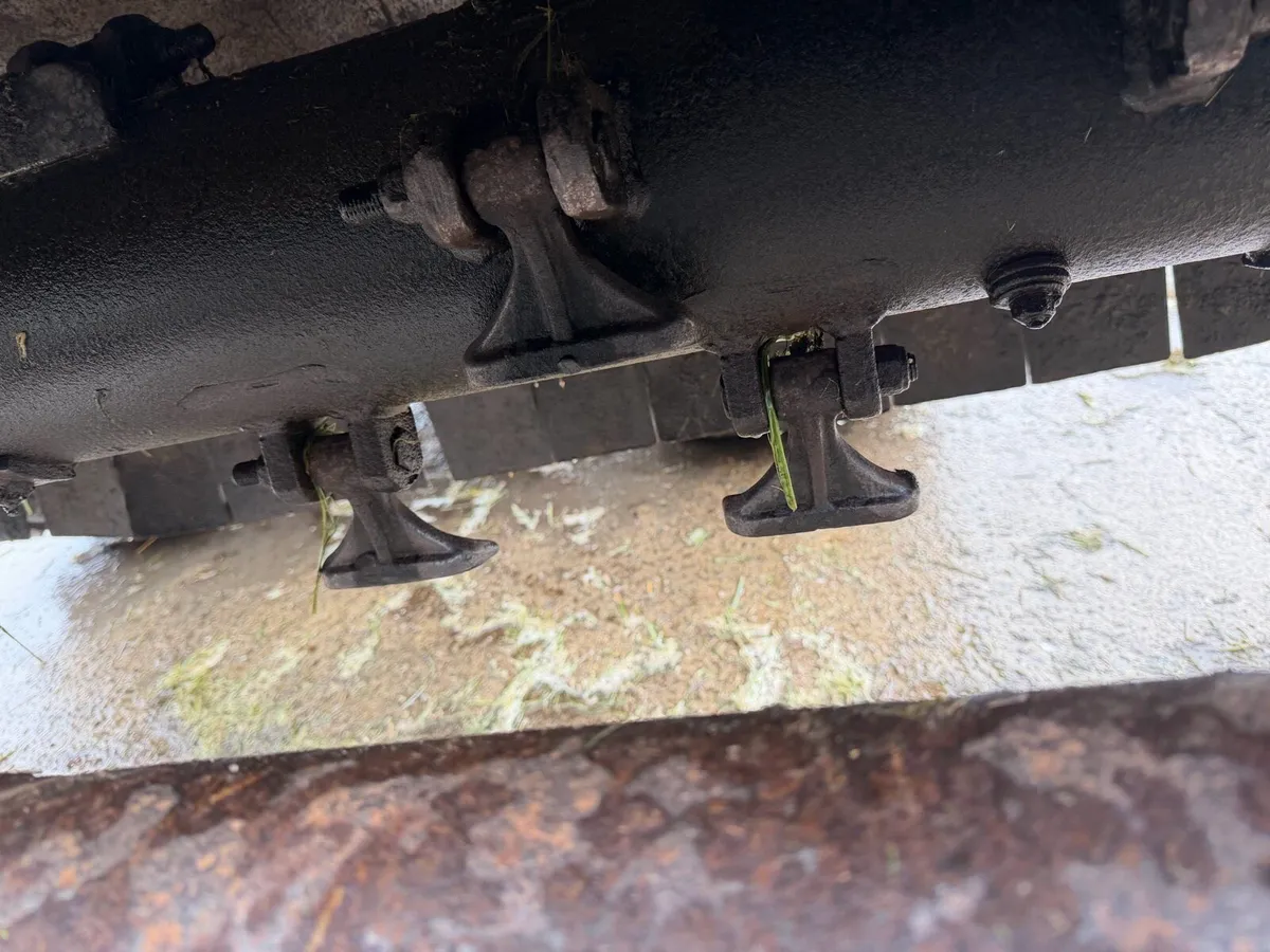 Kuhn flail mower - Image 4