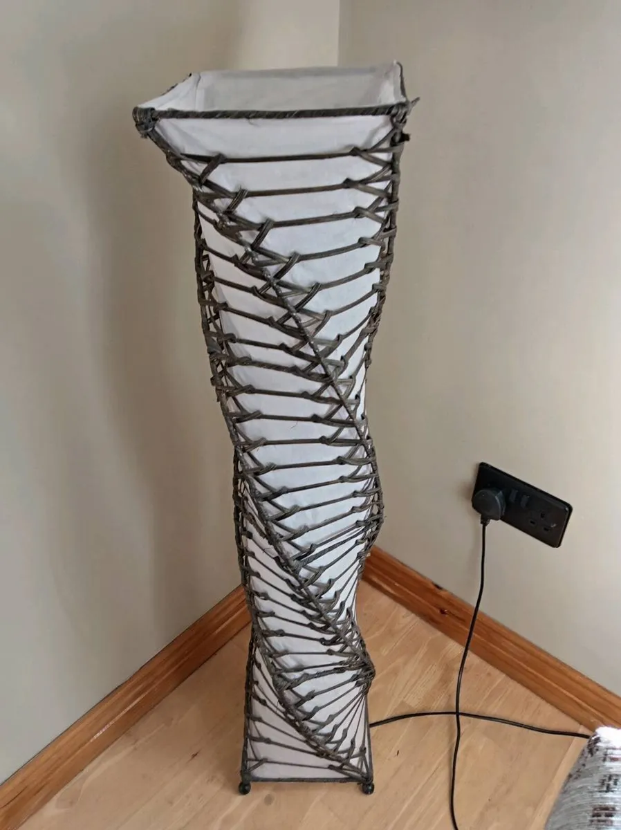 Floor lamp - Image 1