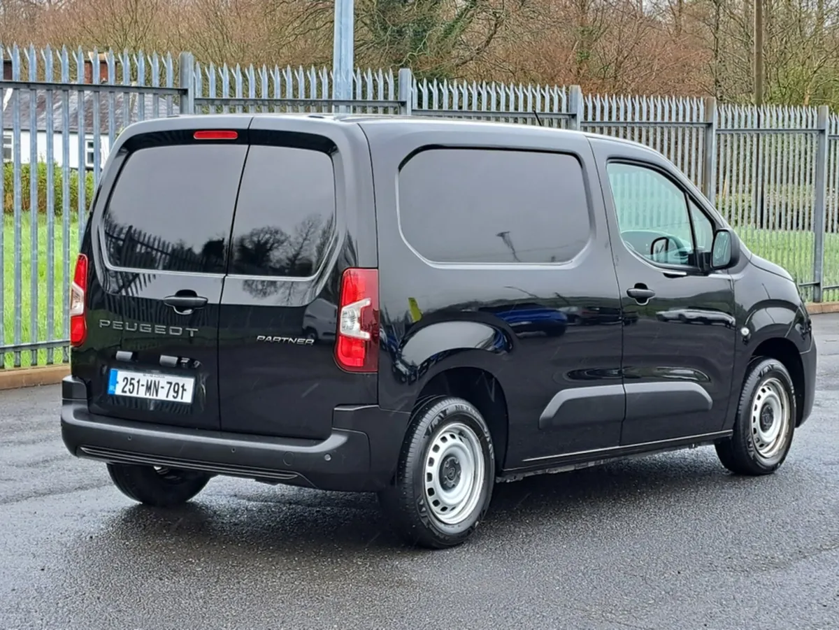 Peugeot Partner PROFESSIONAL PLUS 1.5HDI 100BHP ** - Image 3