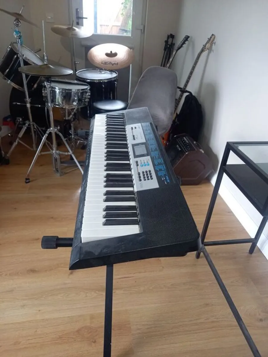 Electronic Keyboard - Image 2