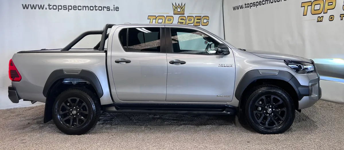 Toyota Hilux 2026  Invicible X Auto Double Cab 2.8 - Image 2