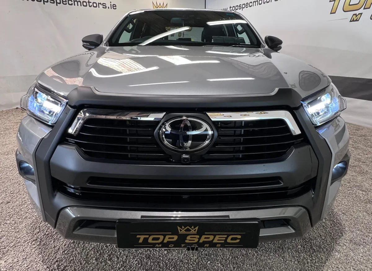 Toyota Hilux 2026  Invicible X Auto Double Cab 2.8 - Image 4