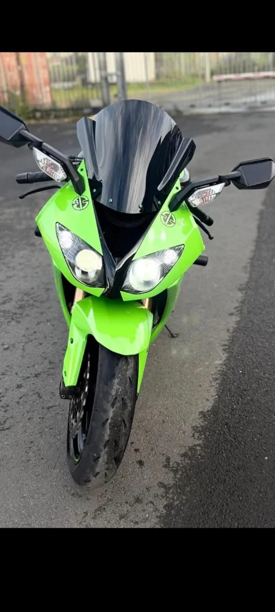 Kawasaki zx10r 2008 - Image 2