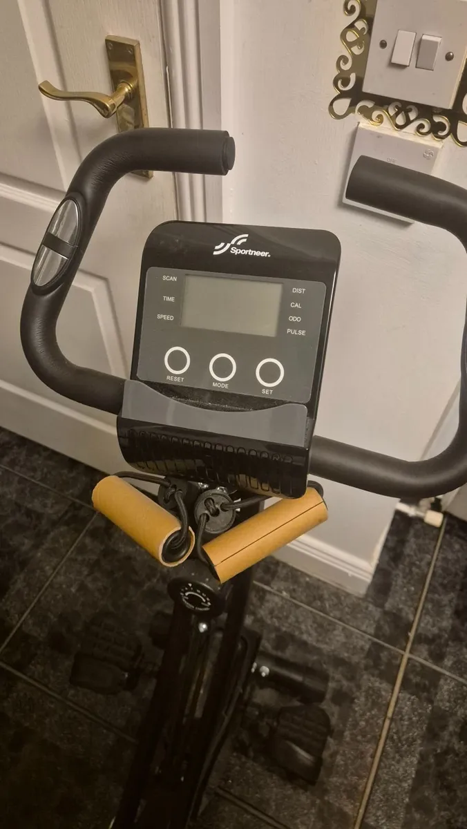 Excercise bike - Image 3