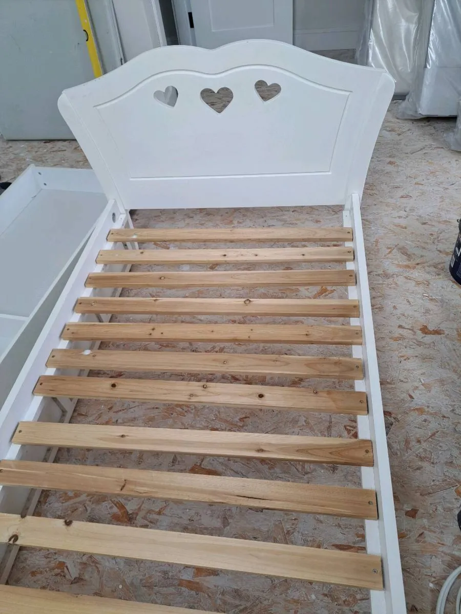 Girls single bed with large storage - Image 1