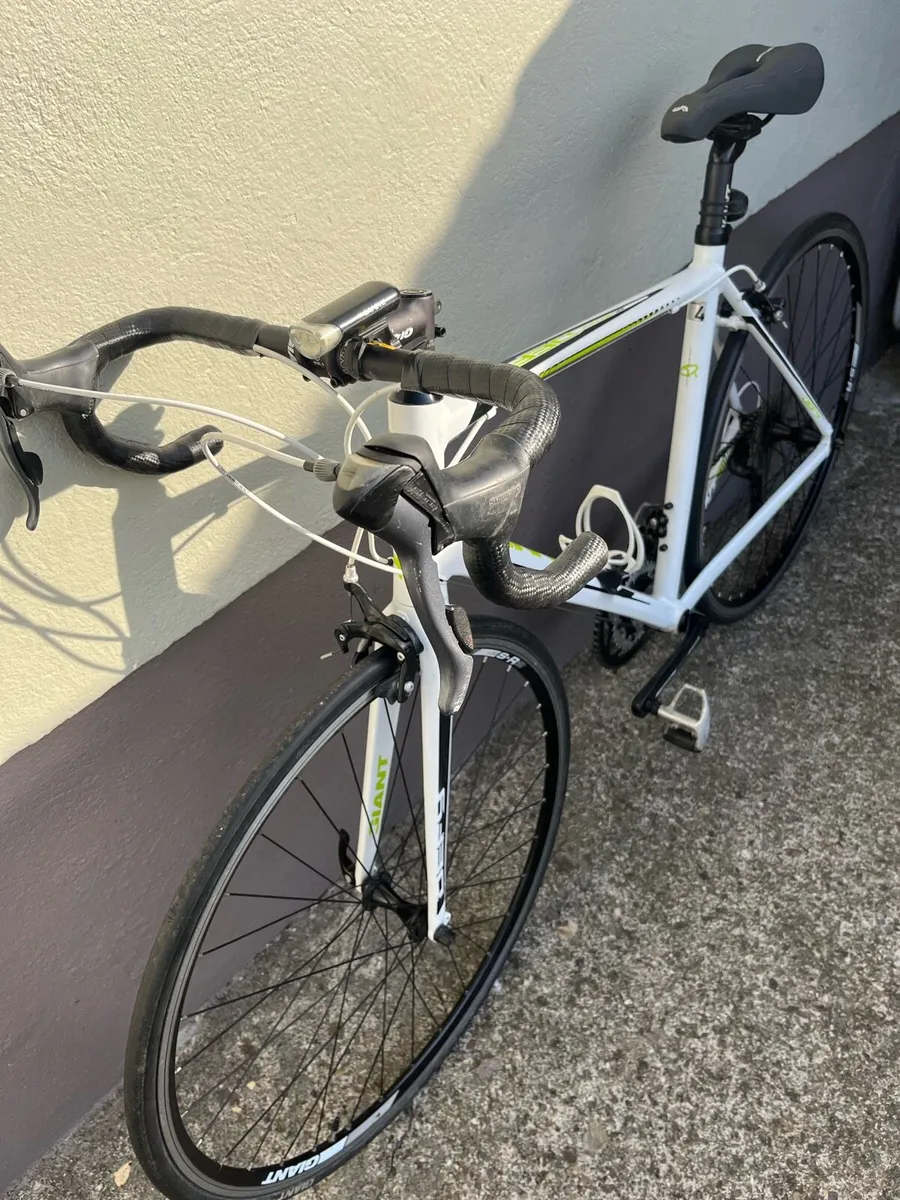 Giant Defy, 4 Alxx Road bike. - Image 2