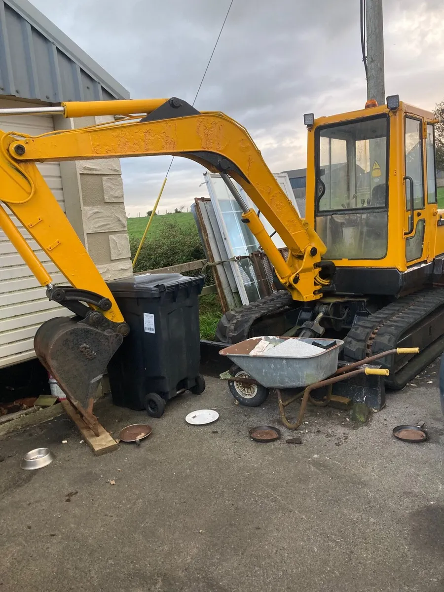 Digger Kubota hitachi - Image 3