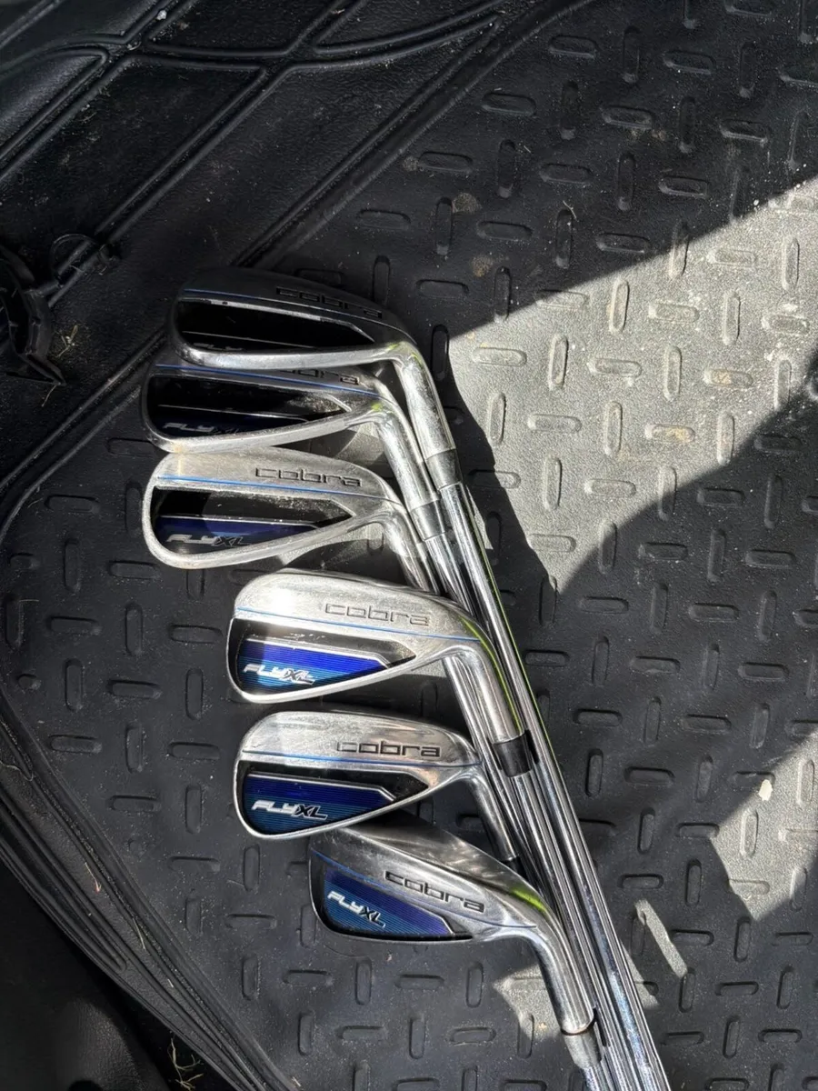 Cobra fly xl irons (5 to PW) - Image 1