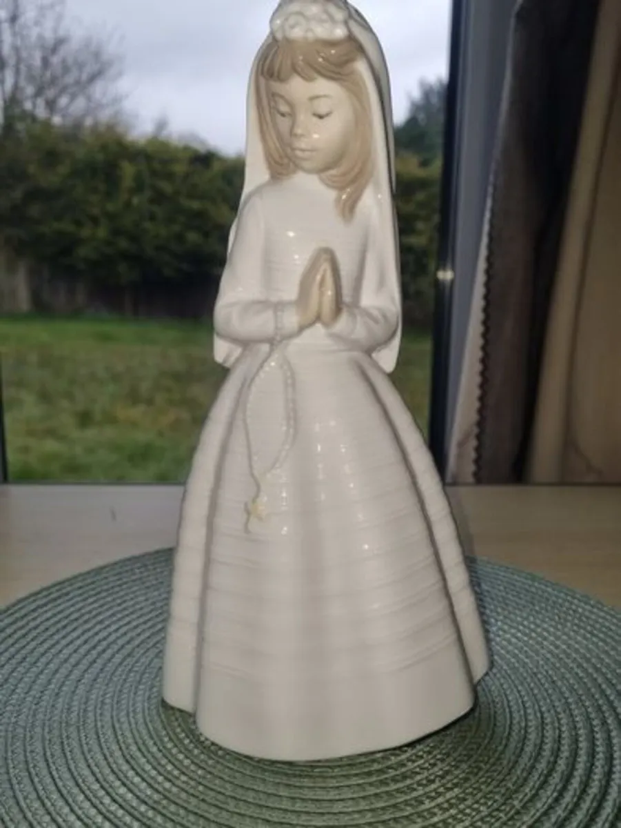 First Holy Communion - NAO by Lladro - Image 1