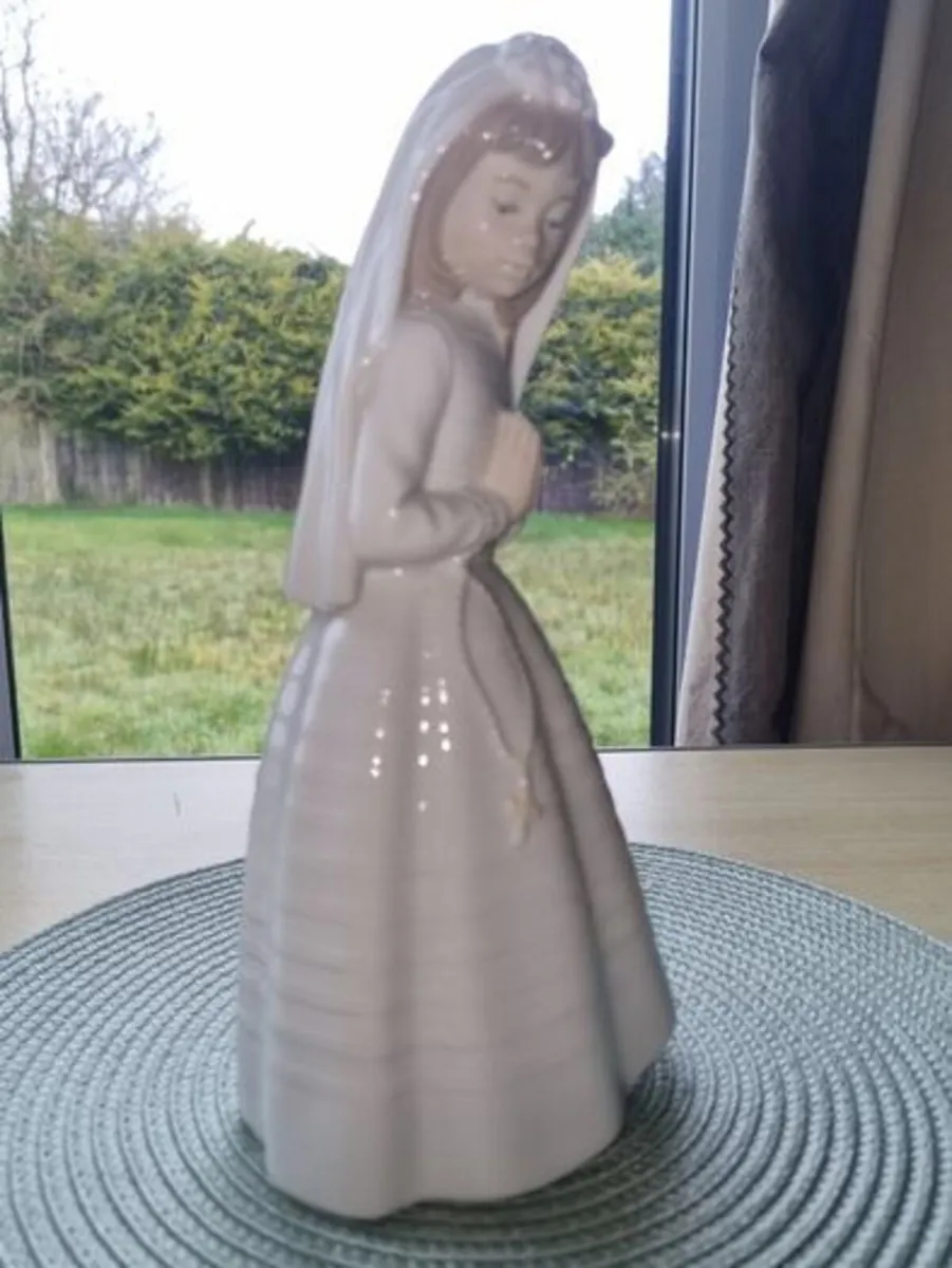 First Holy Communion - NAO by Lladro - Image 3