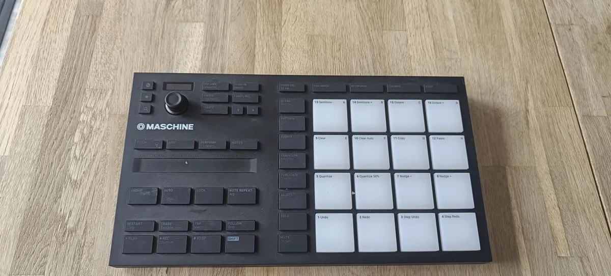 Native Instruments Maschine MK3 - Image 1