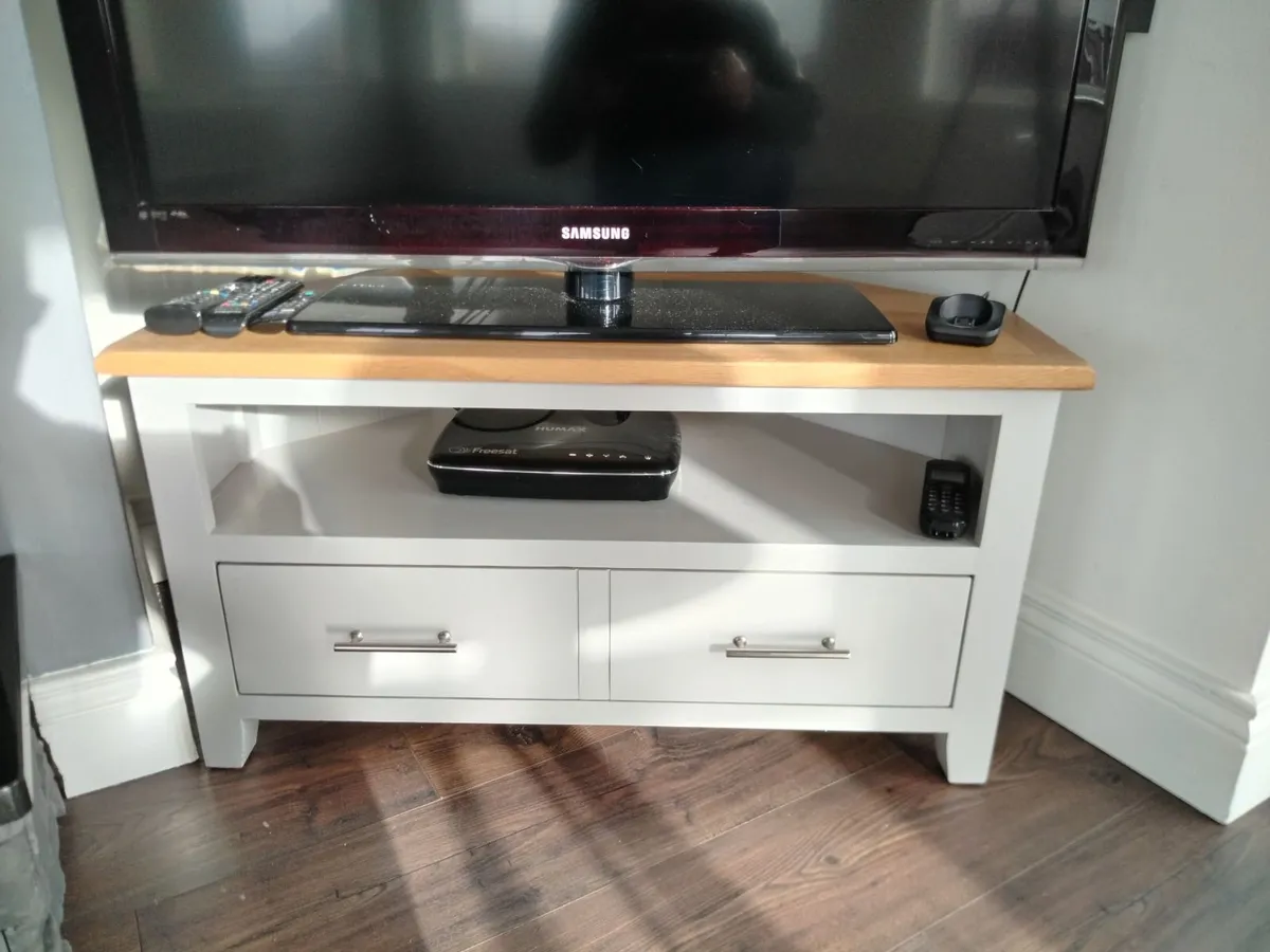 Tv unit