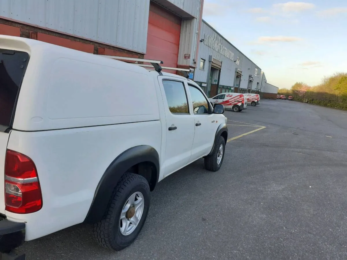 Toyota hilux - Image 4