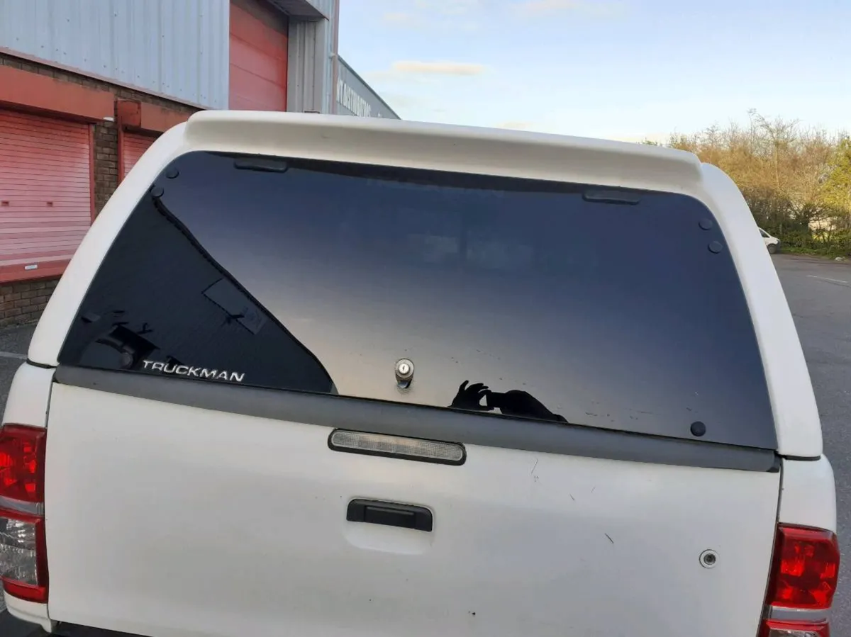 Toyota hilux - Image 3