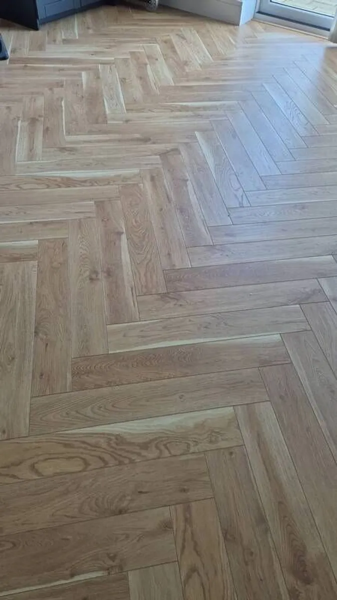 12mm herringbone laminate flooring - Image 3
