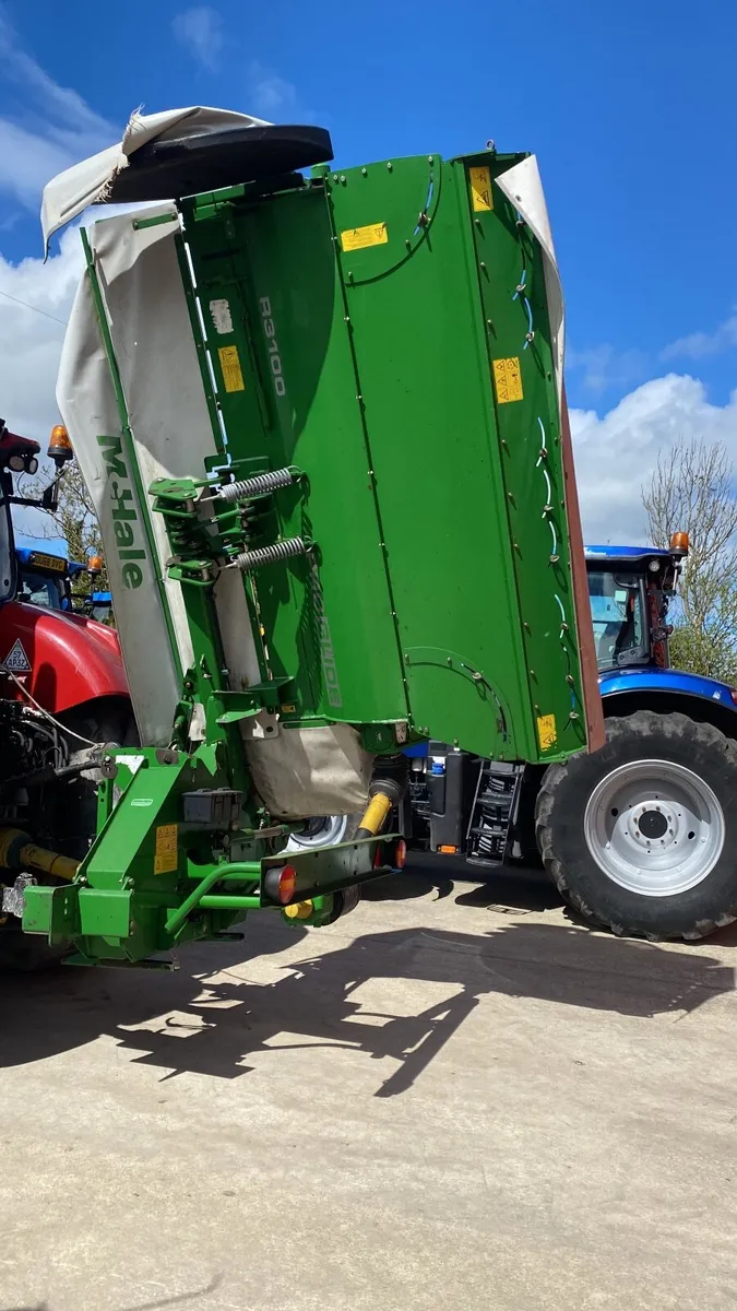 2018 MC Hale 3100 - Image 1