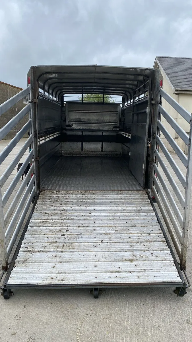 Livestock trailer - Image 1
