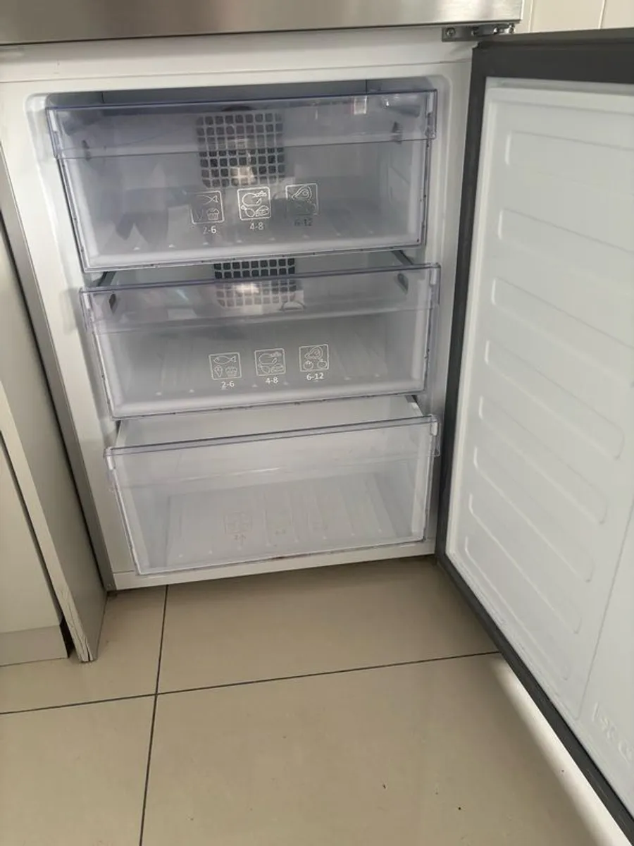 fridge freezer - Image 1