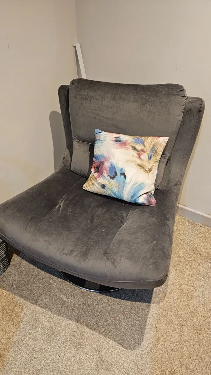 Grey swivel  Chair - Image 4