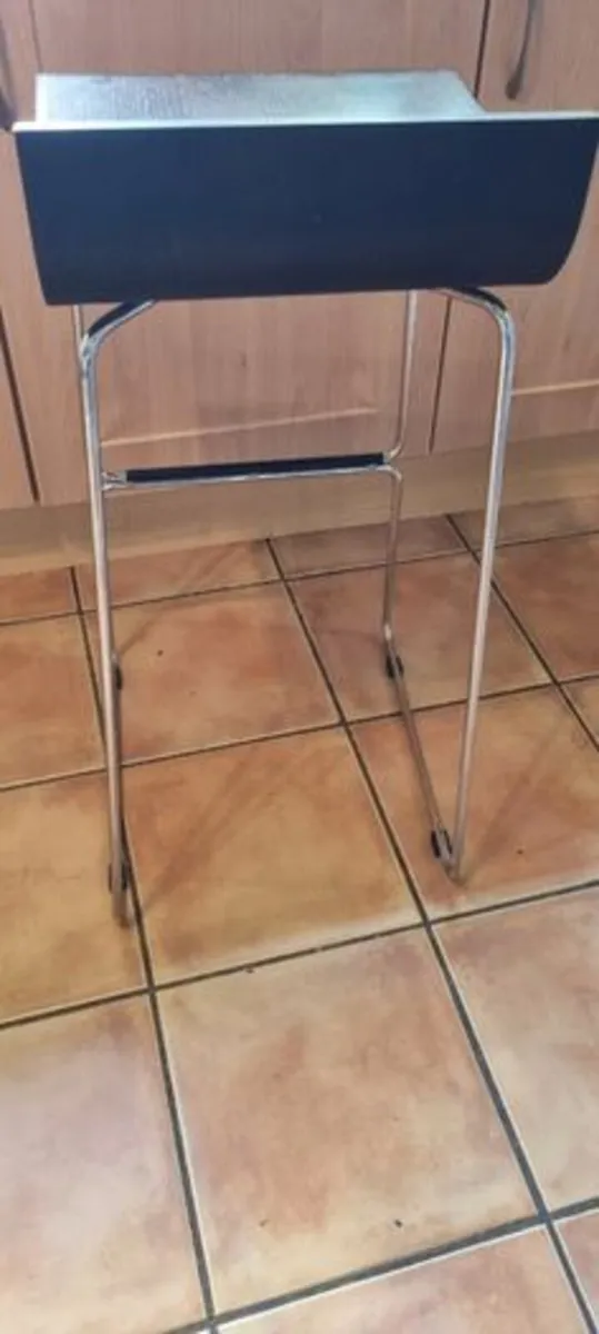 High Class Italian Calligaris Bar Stool - Image 3