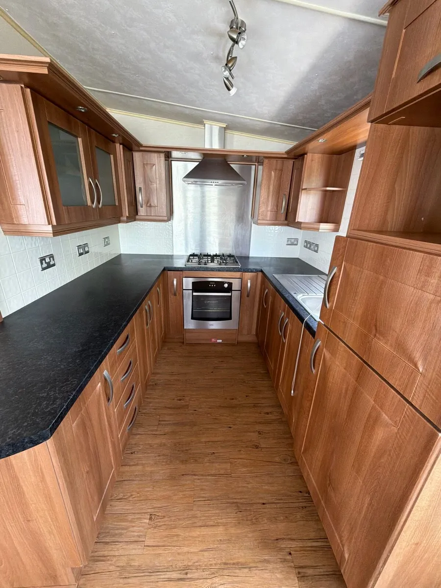 Brentmere Lodge 🔥 33 x 20 / 2 Bedroom - Image 2