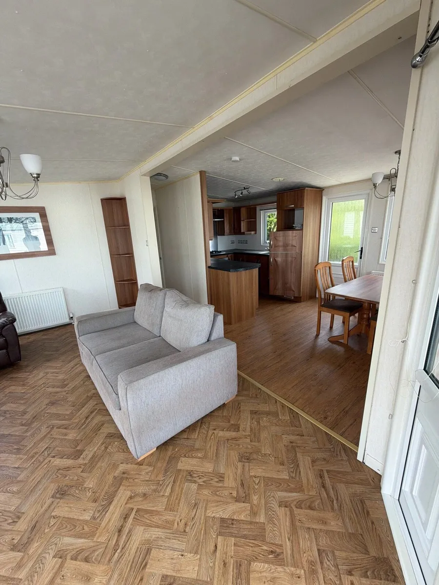 Brentmere Lodge 🔥 33 x 20 / 2 Bedroom - Image 4