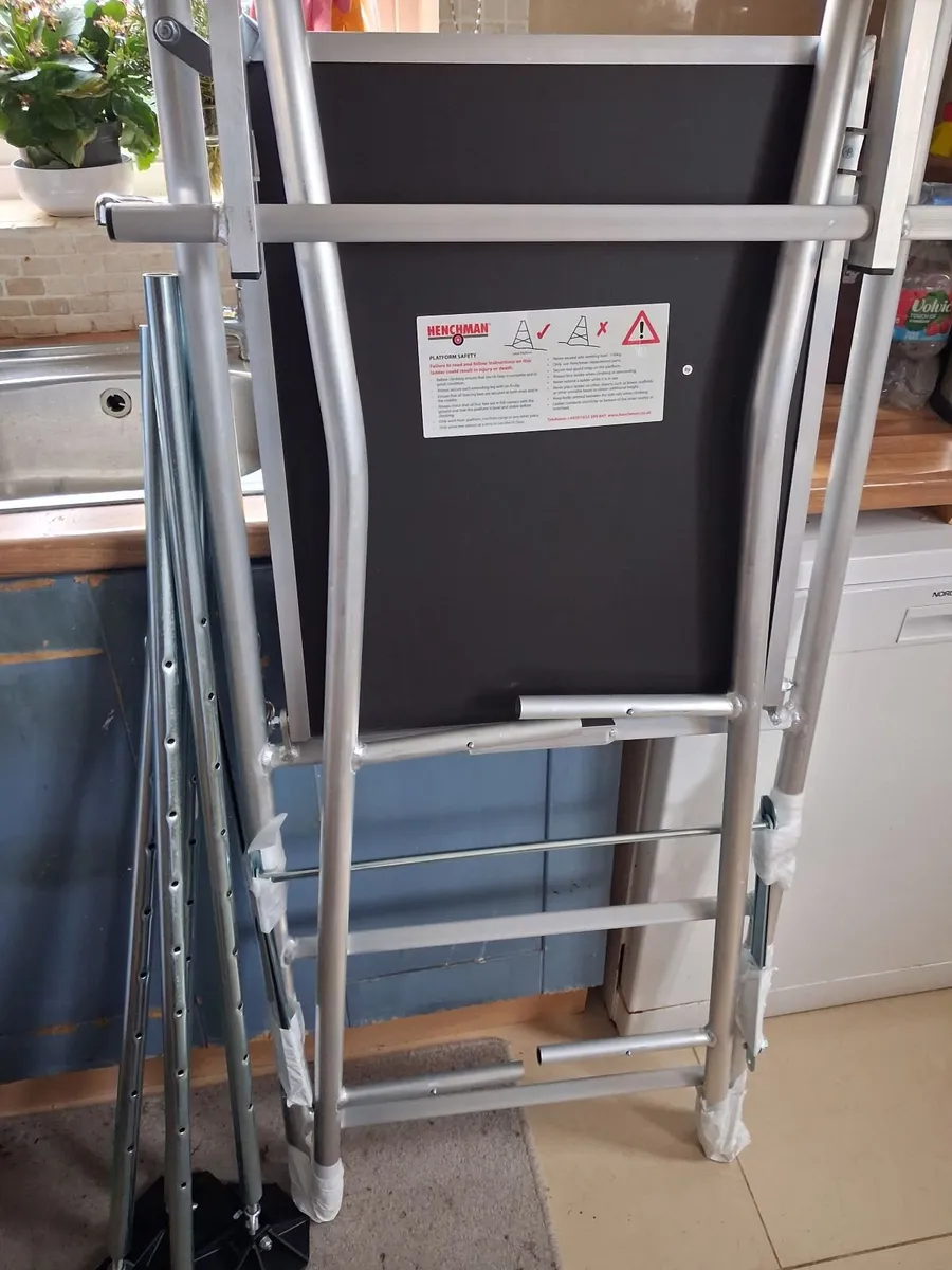 Henchman platform ladder,  junior model - Image 1