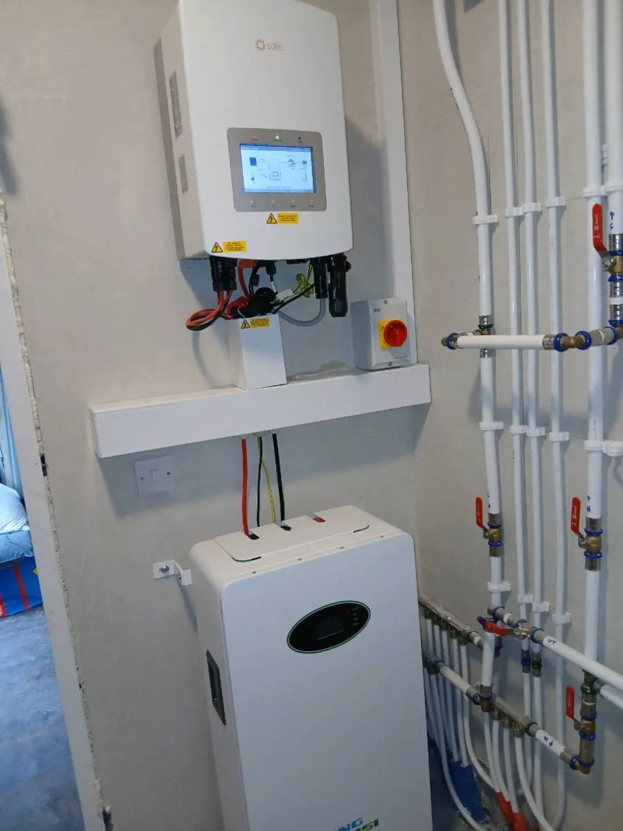 Ground mount 18 panels 5kw hybrid 15kwh battery - Image 2