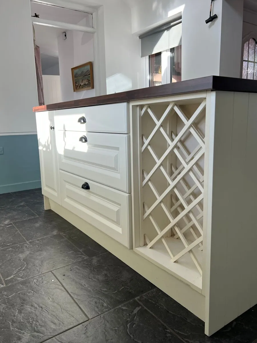Kitchen Island Unit - Image 1
