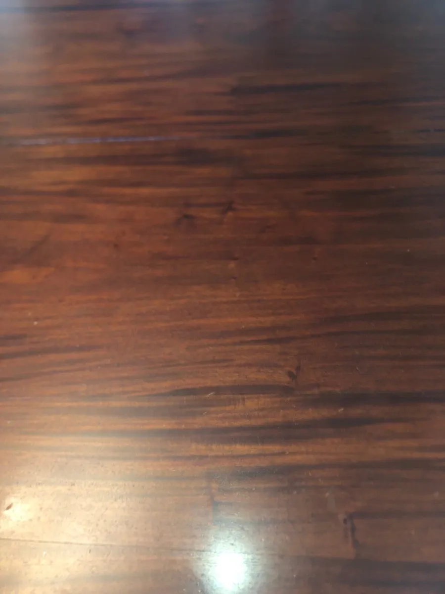 Solid mahogany table on castors - Image 3