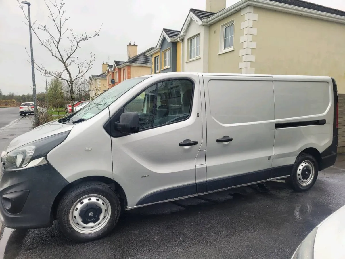 2015 Vivaro Van - Image 3