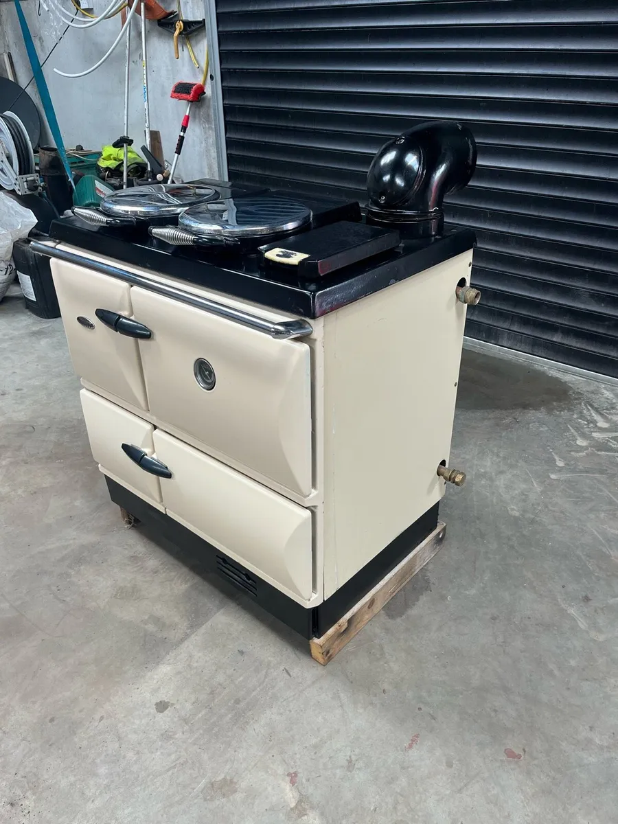 Stanley oil range stove - Image 4