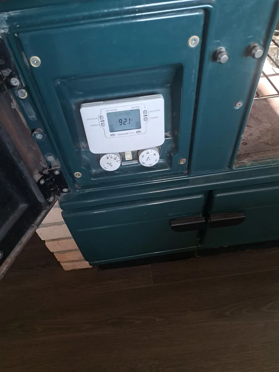 Stanley oil range - Image 2