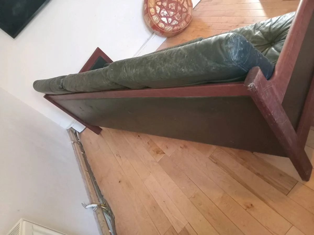 mid century teak and black leather sofa - Image 2