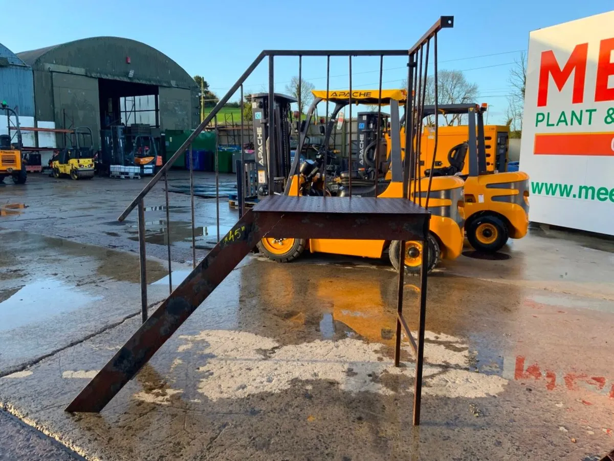 PREFAB / PORTACABIN ACCESS STAIRS. - Image 4