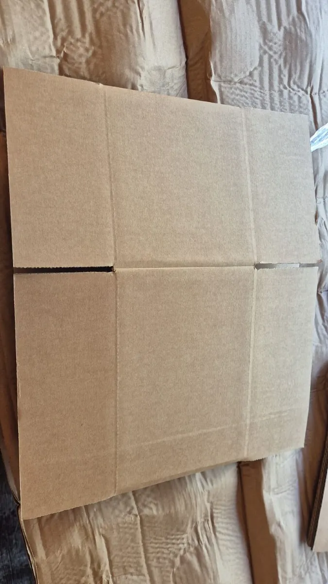 Cardboard boxes - Image 1