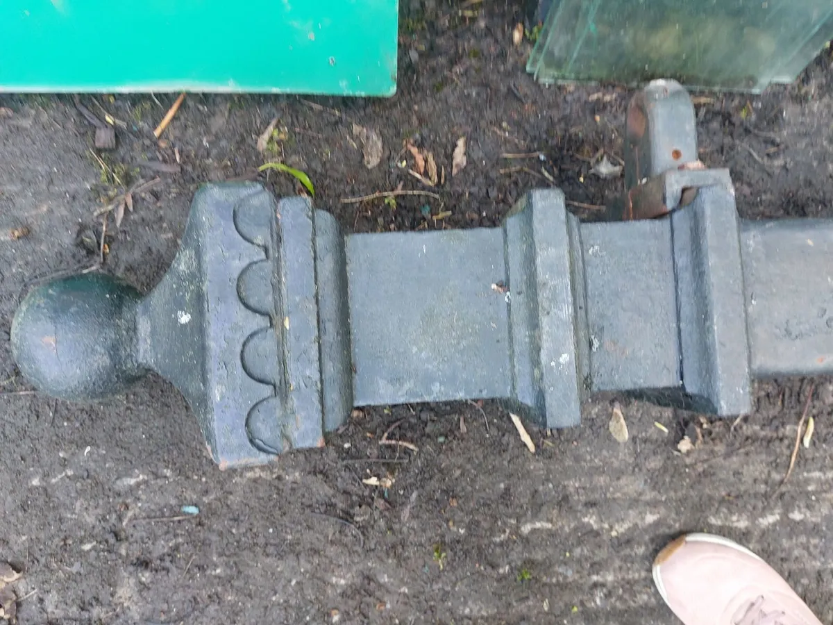 Cast iron gates - Image 3