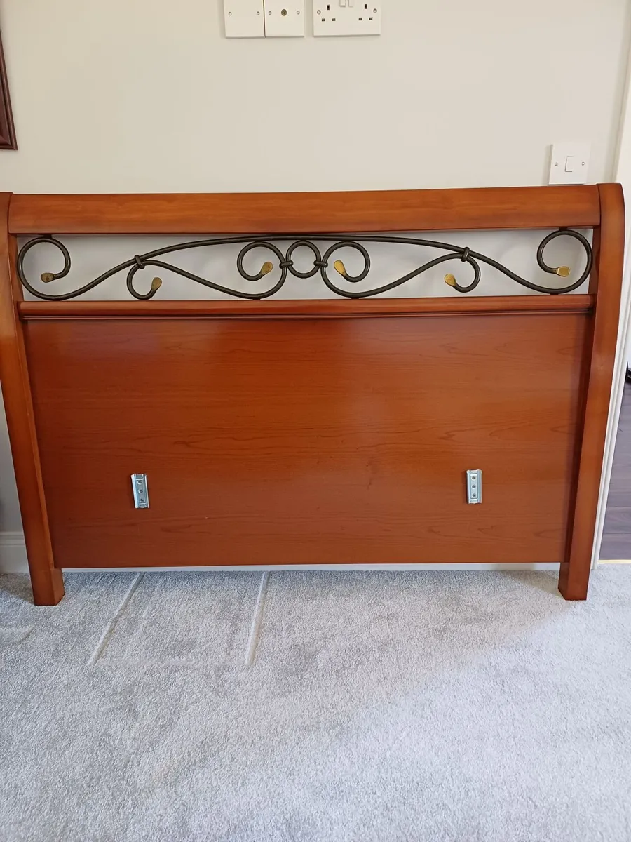 Wood headboard - Image 2
