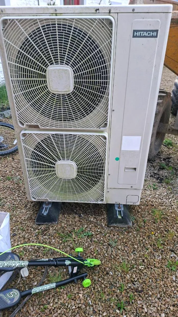 16 kW Hitachi heat pump. - Image 1