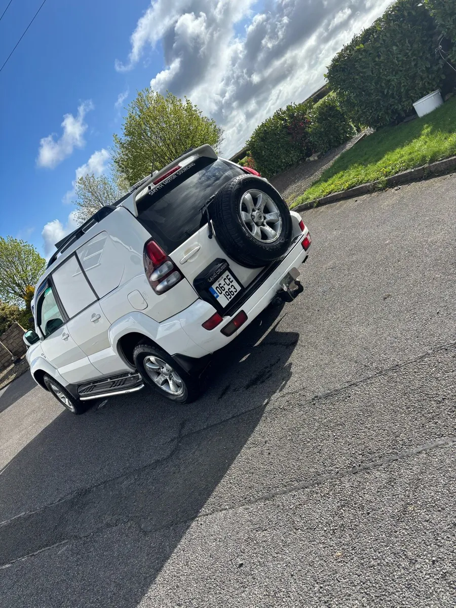 Toyota Land Cruiser - Image 4