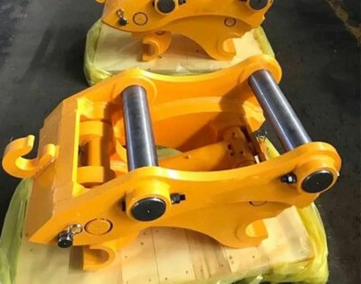 HITACHI ZAXIS 50mm PIN QUICK HITCH