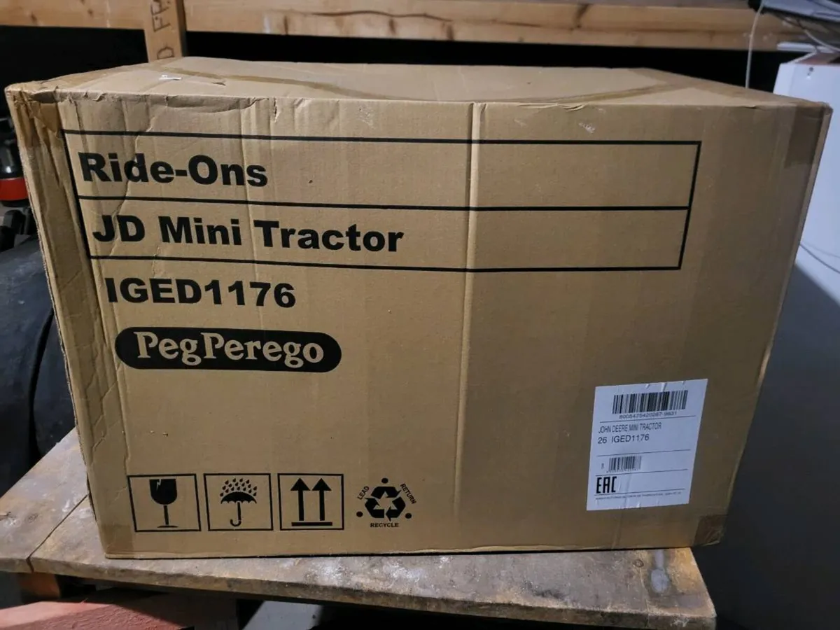 John Deere Mini Tractor 6V Ride On - Image 2