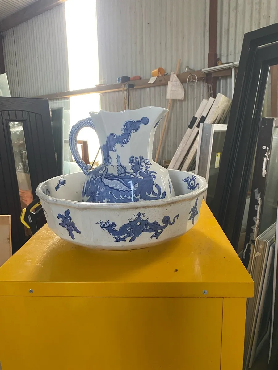Jug and wash basin - Image 3