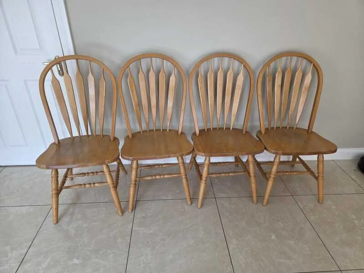 Dining tables and chairs - Image 1