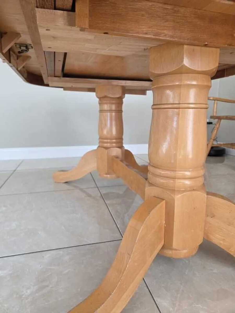 Dining tables and chairs - Image 3