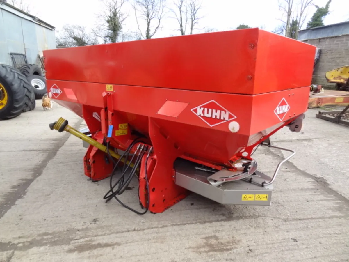Kuhn MDS 1131 Fertiliser Spreader - Image 1