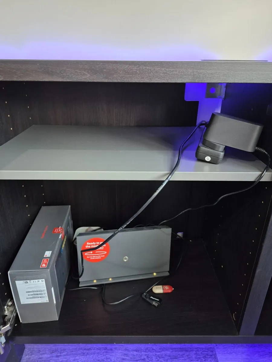 TV Besta Units - Image 3